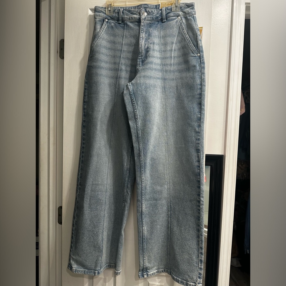Classic Wide-Leg Women’s Jeans in Faded Blue